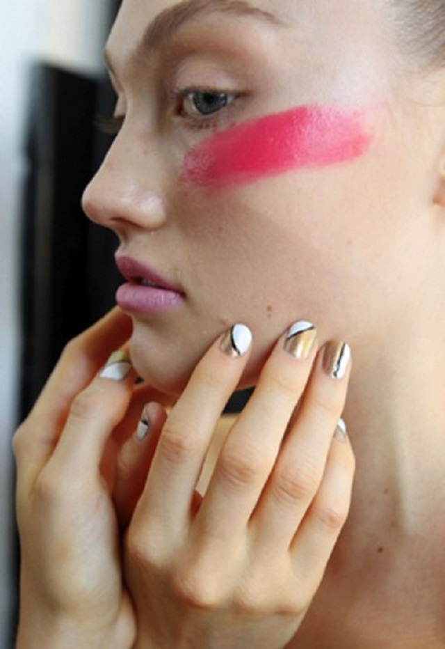 PINK STREAK CHEEK AT ASSEMBLY BY GUCCI WESTMAN