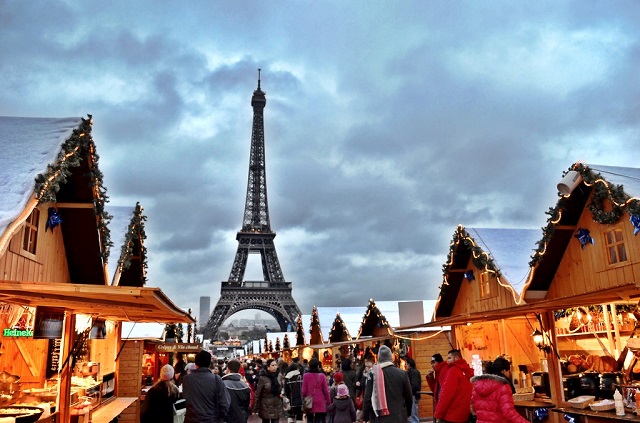 Champs Elysées Christmas Market | City Guide: Paris Christmas Attractions