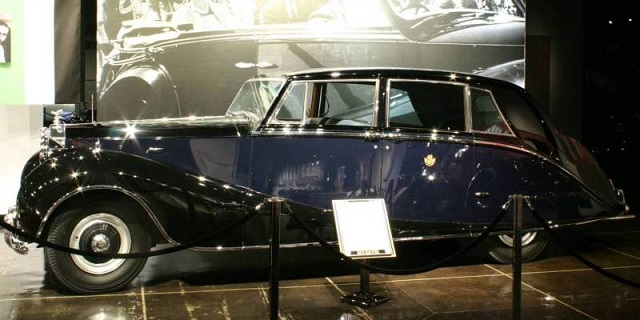 Phantom IV limousine bought by Pricess Elizabeth, now Queen | Rolls-Royce, a symbol of style