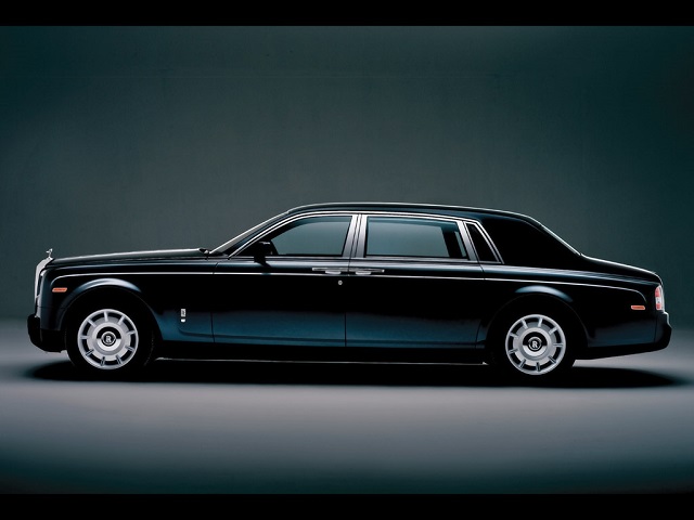 Rolls-Royce Phantom Extended Wheelbase | Rolls-Royce, a symbol of style
